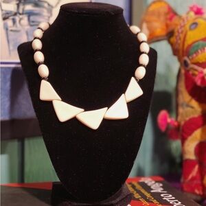 Vintage 1980s Black And Cream Fan Necklace